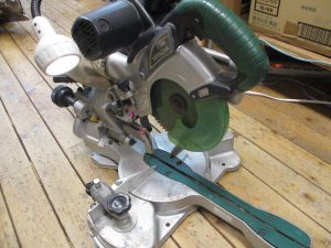 スライド丸ノコ