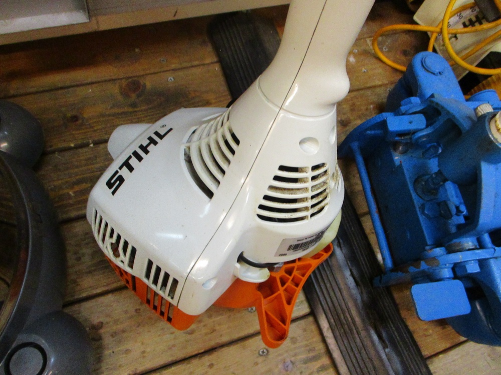 スチール刈払機