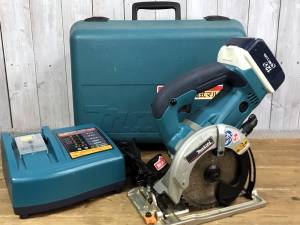 makita 充電式丸ノコ SS520D
