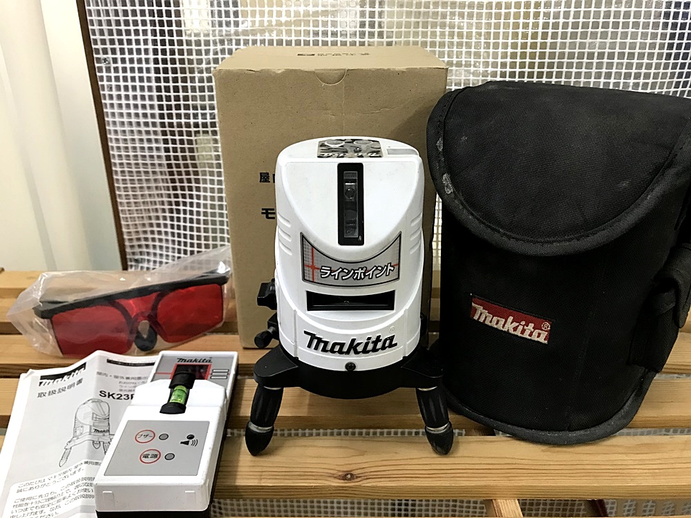 makita レーザー墨出し器 SK23P