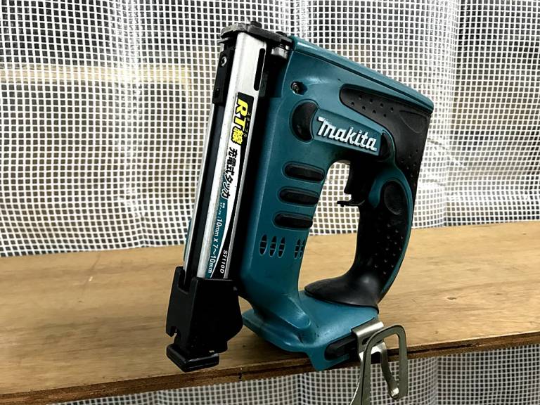 makita 充電式タッカ ST110D