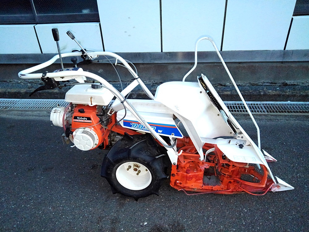 クボタ バインダー RB30W
