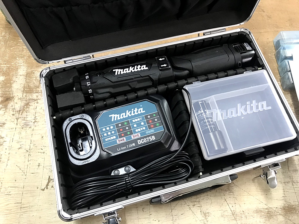 makita 充電式ペンドライバドリル DF012DSHXB