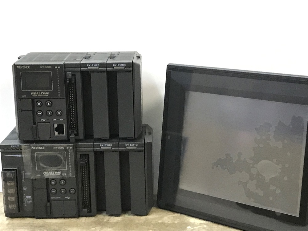 KEYENCE キーエンス 7型 VGA TFTカラー タッチパネル VT3-V7