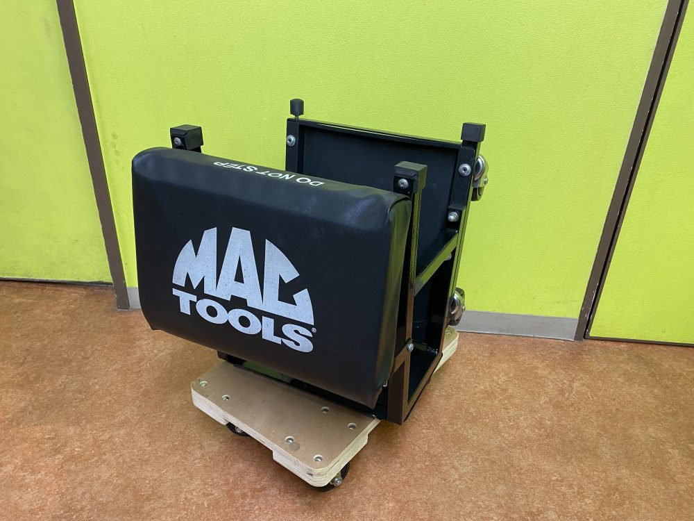 マックツールズ MAC TOOLS 2in1 ステップ＆クリーパーシート CRS350 中古美品を現金買取りしました！