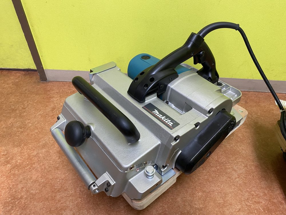 マキタ makita 312mm カンナ KP312 中古美品を現金買取りしました!