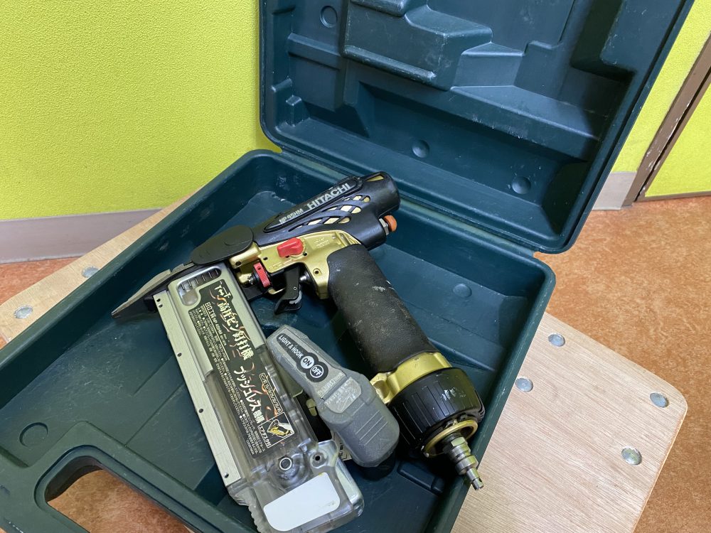 日立 HITACHI 高圧 ピン釘打機 NP45HM 中古品を現金買取りしました！