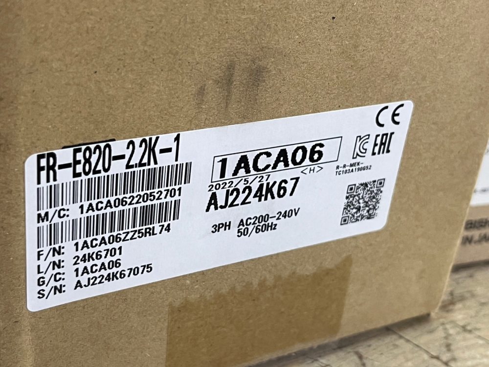 三菱電機 インバータ FR-E820-2.2K-1