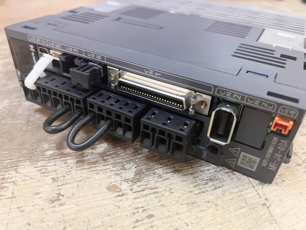 三菱電機 サーボアンプ MR-J4-40A