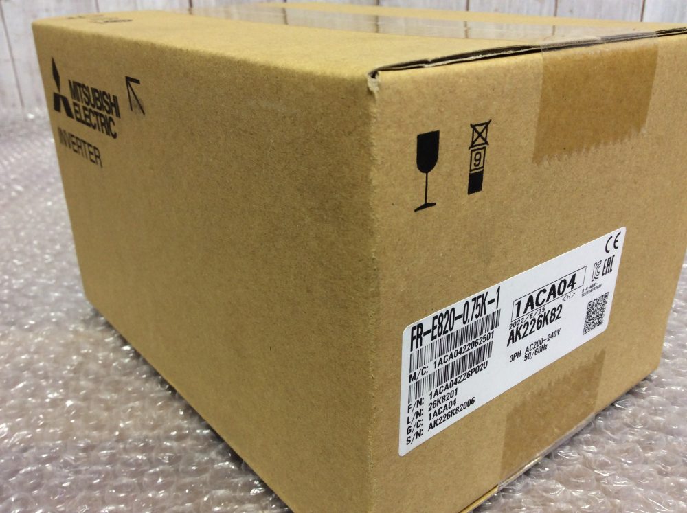 2022-12-10 MITSUBISHI 三菱電機 FREQROL-E800 インバータ FR-E820-0.75k-1