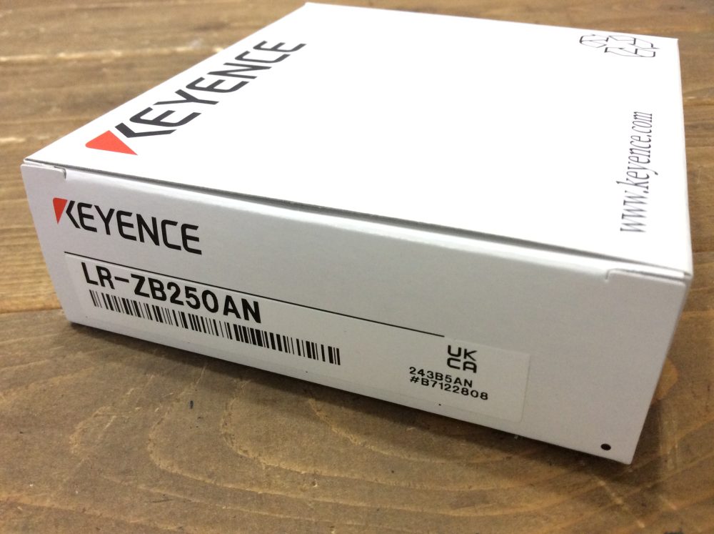 2023-02-19 KEYENCE キーエンス アンプ内蔵型CMOSレーザセンサ 角型 反射型 ケーブルタイプ LR-ZB250AN