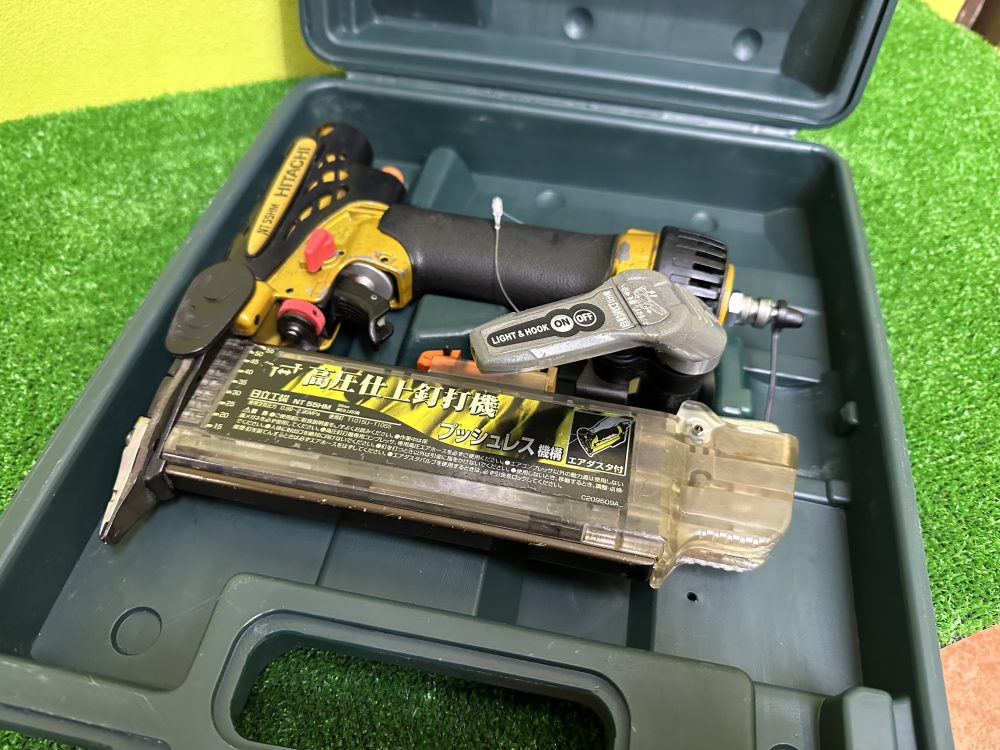 HITACHI 日立 仕上げ釘打機 NT55HM をお買取させて頂きました!