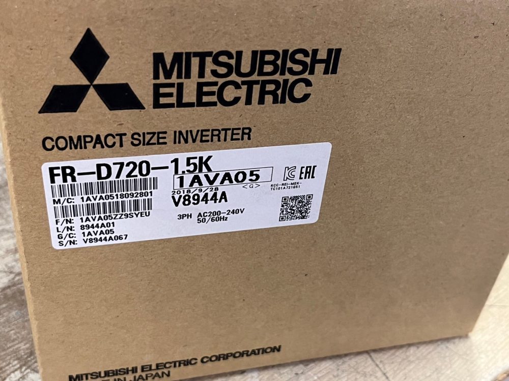 三菱電機 インバータ FREQROL-D700 FR-D720-1.5K