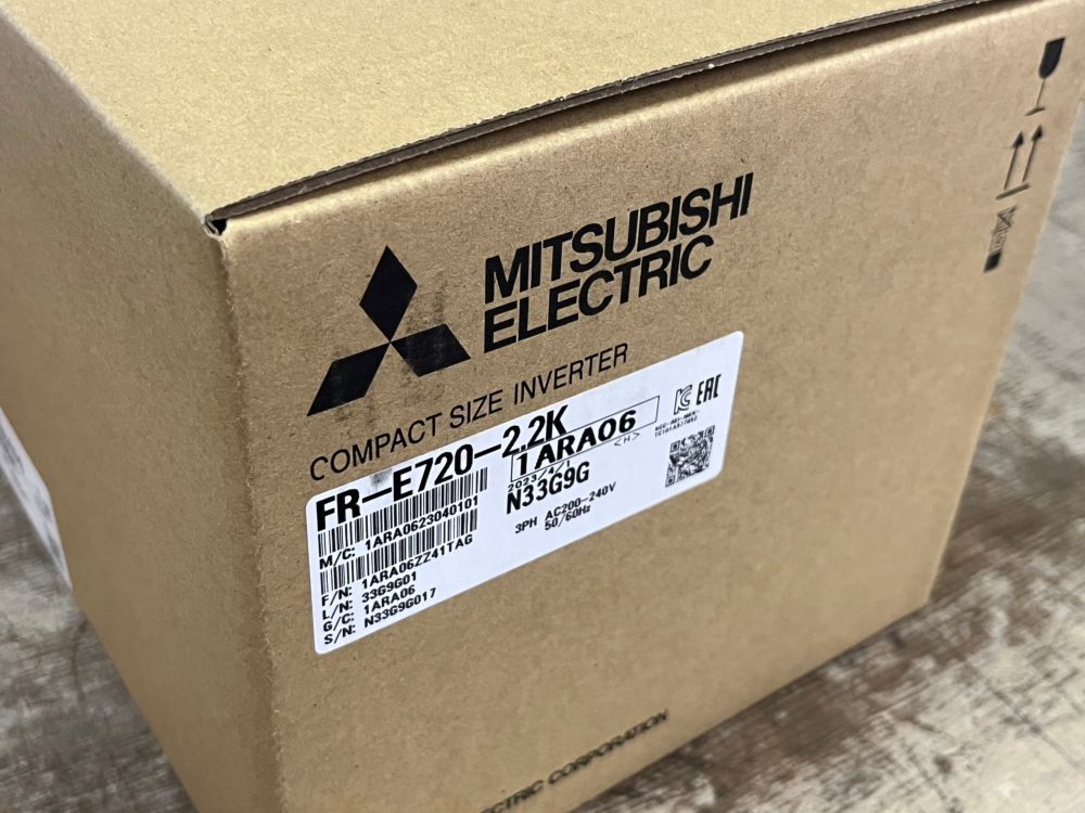 三菱電機 インバータ FREQROL-E700 FR-E720-2.2K