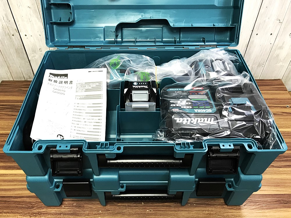 makita マキタ 40Vmax 100mm充電式ディスクグラインダー GA001GRDX フルセット品を2点まとめて宅配買取致しました。