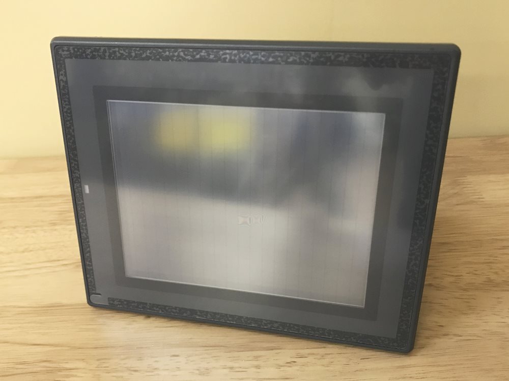 【宅配買取】KEYENCE キーエンス 5型 QVGA TFTカラー タッチパネル DC電源タイプ VT3-Q5T