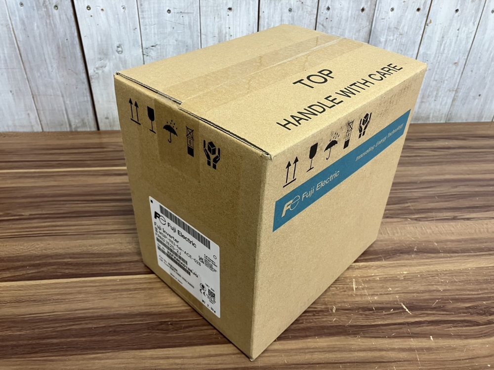 富士電機 インバータ FRN3.7E2S-2J