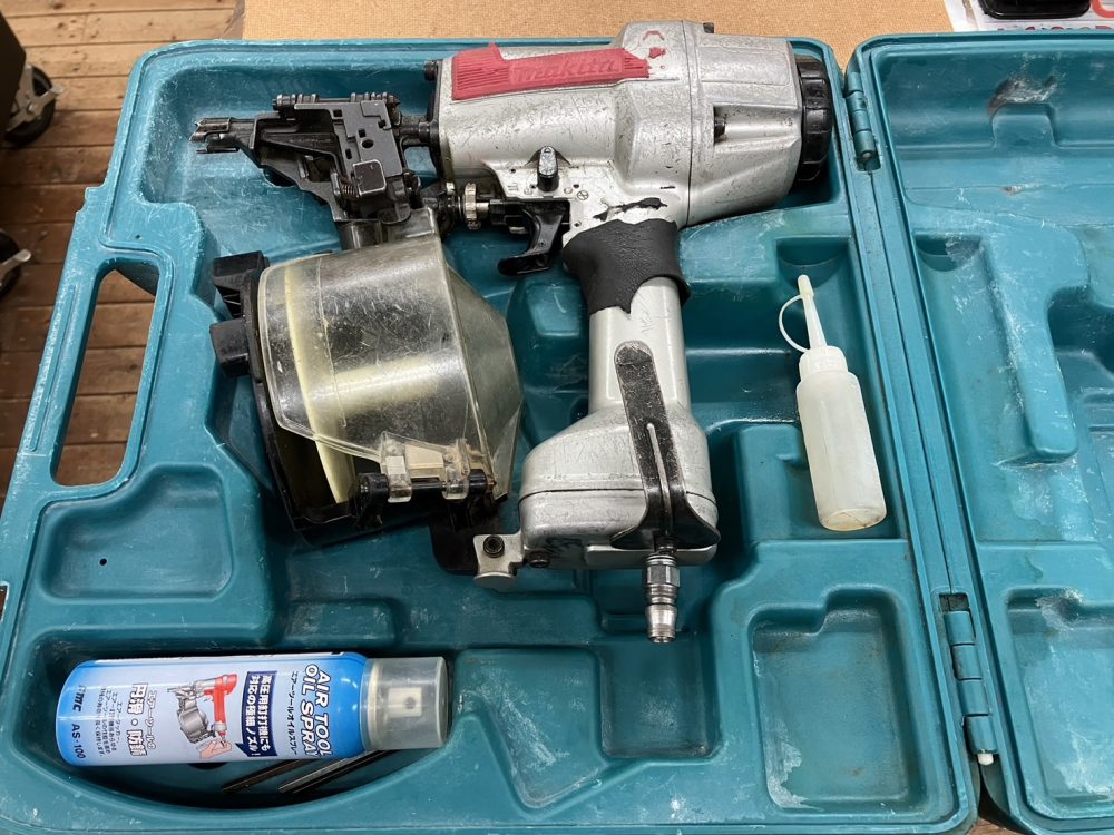 makita マキタ エア釘打 AN611