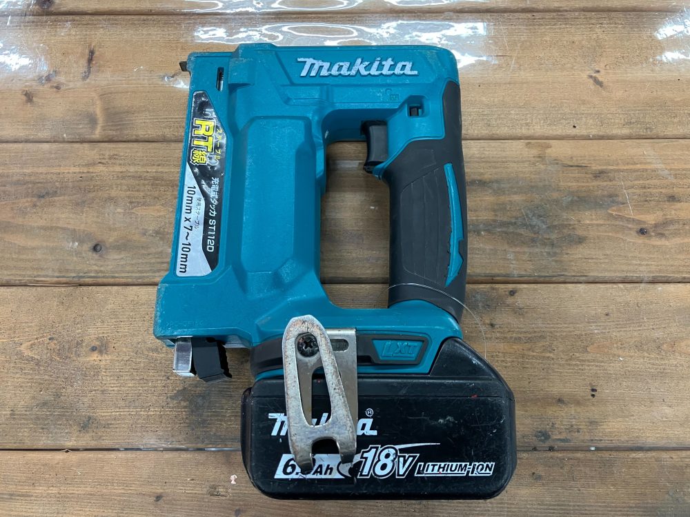 makita マキタ 充電式タッカ ST112D