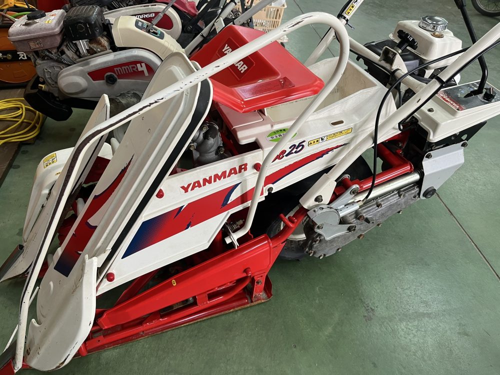 YANMAR ヤンマー 稲刈り機 バインダー Be25
