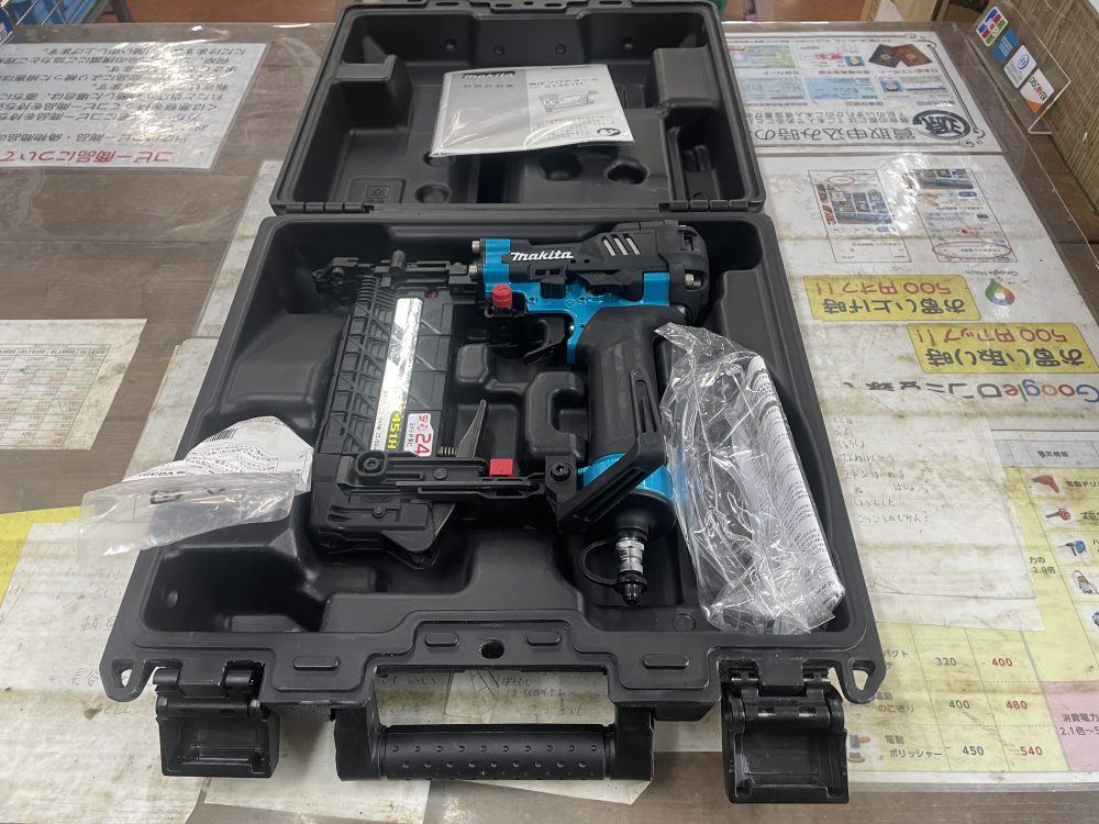 makita マキタ 高圧フロアタッカ AT451HM