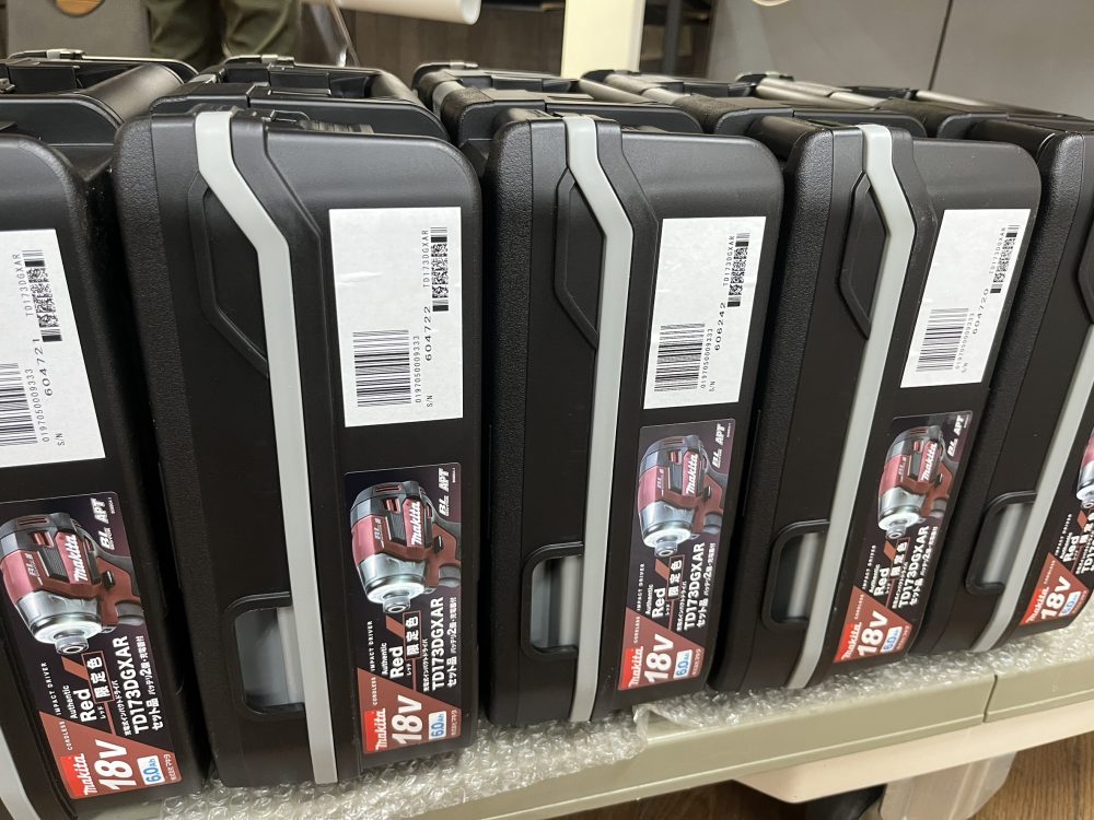 makita マキタ 充電式インパクトドライバ TD173DGXAR