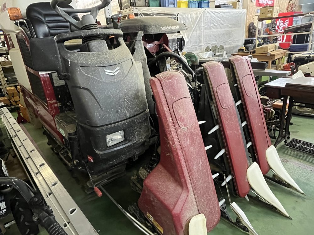 YANMAR ヤンマー 3条刈り コンバイン YH323