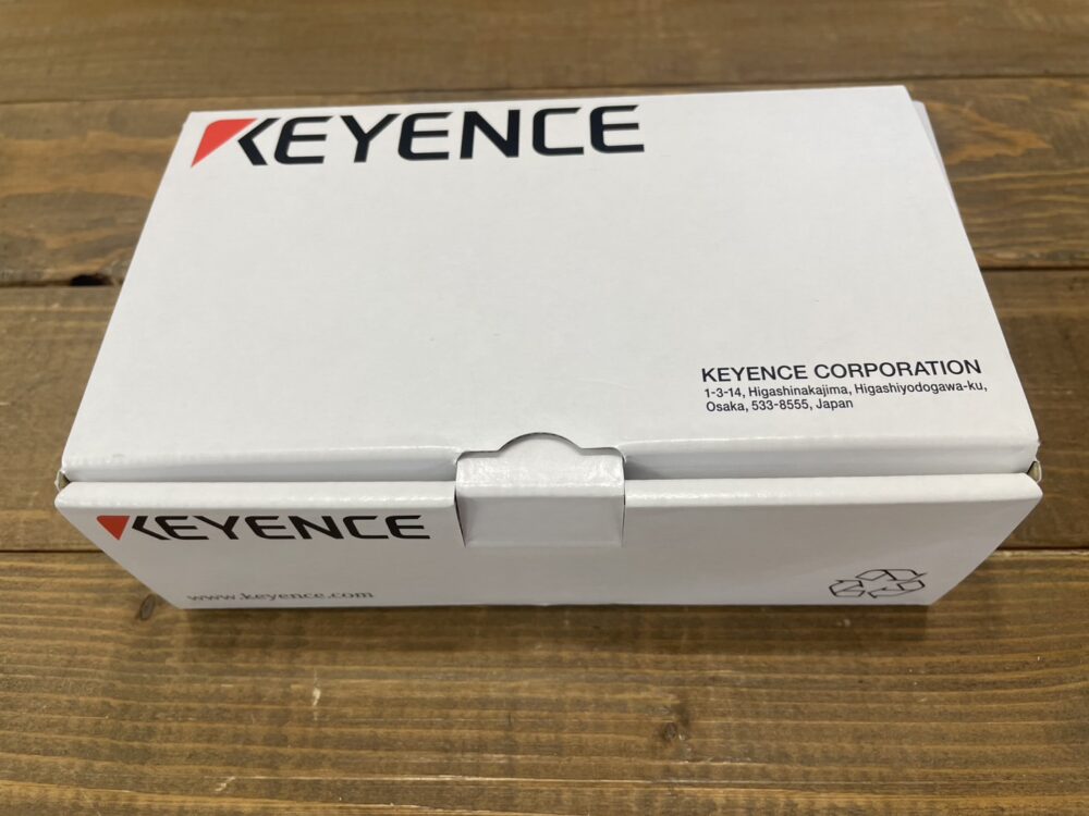 KEYENCE キーエンス アンプ内蔵型TOFレーザセンサ 検出距離2m コネクタタイプ レーザクラス1 LR-TB2000CL