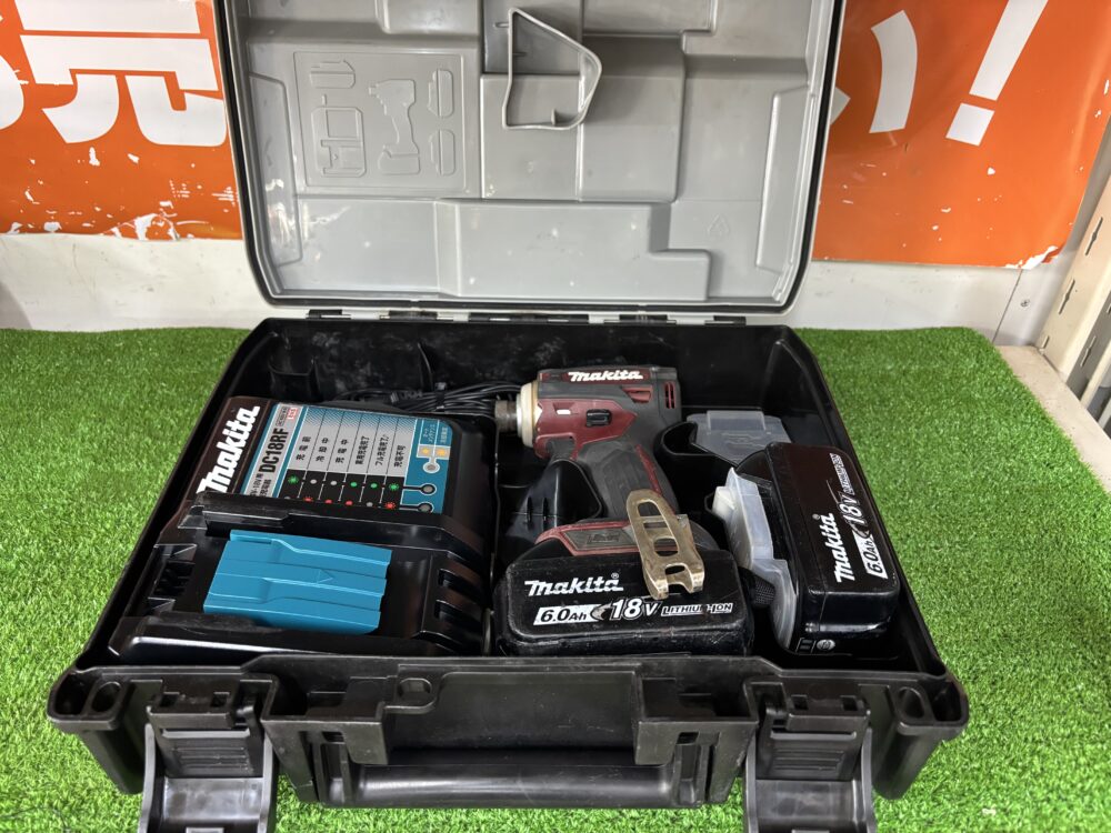 makita マキタ 充電式インパクトドライバ TD172DGXAR 中古品