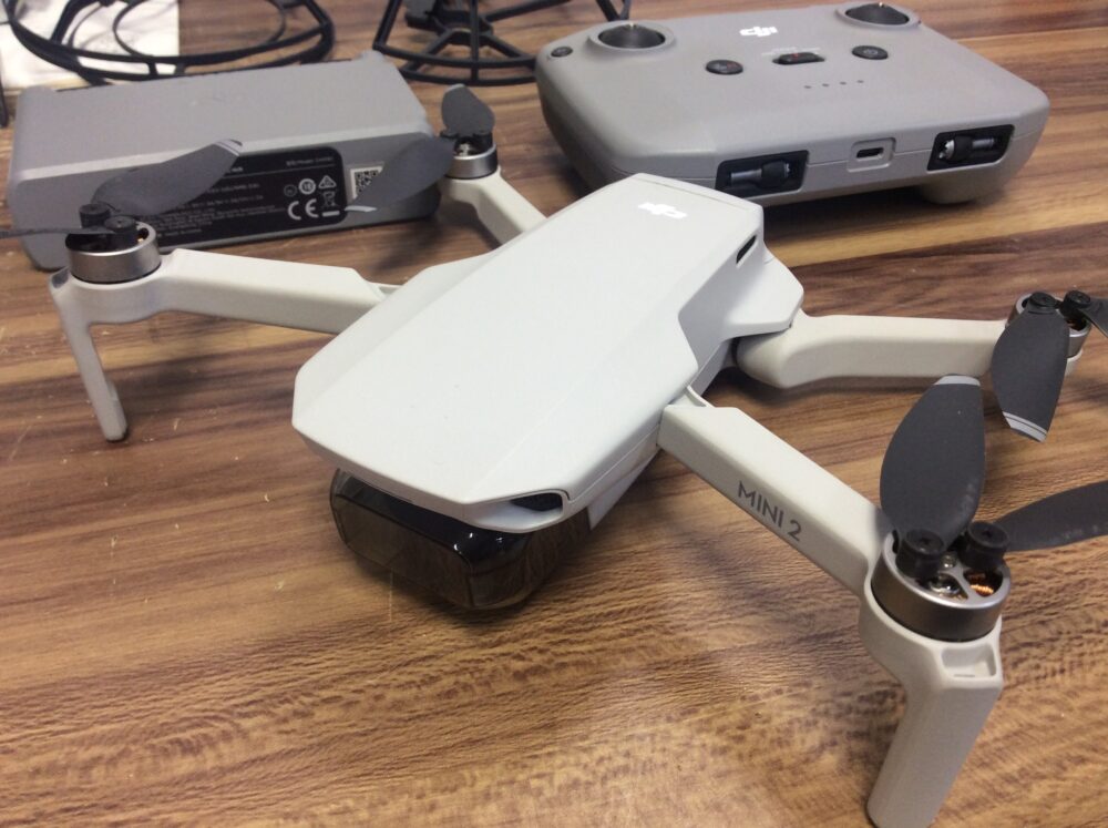 2025-10-12 DJI Mini 2 Fly More コンボ