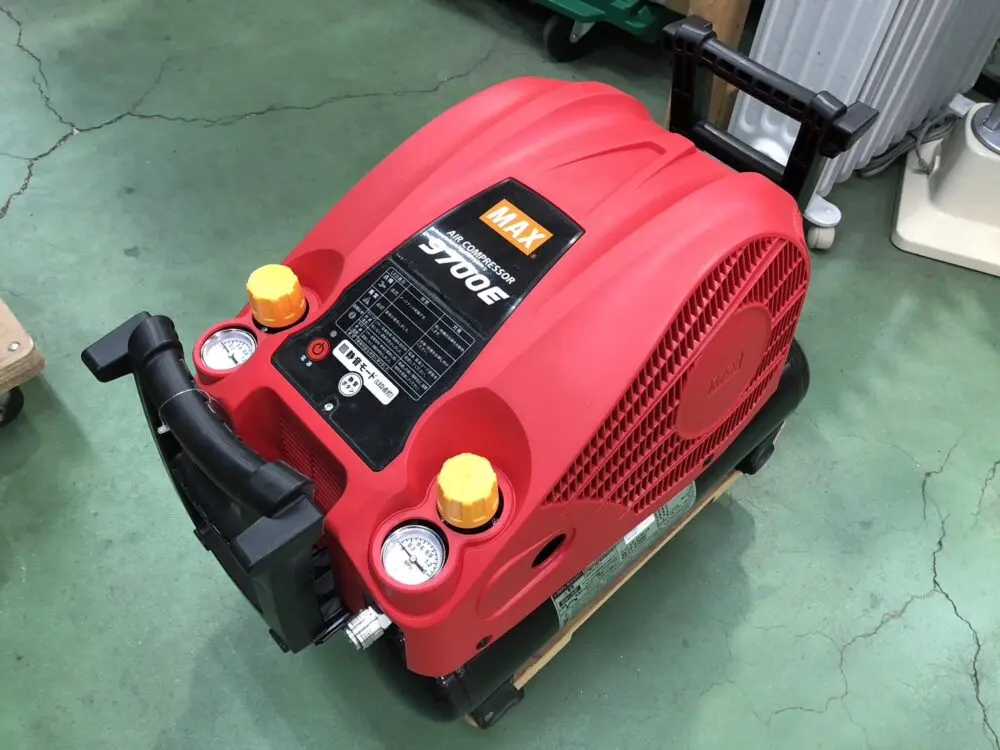 磐田インター店】MAX マックス エアコンプレッサー AK-LL-9700E エア