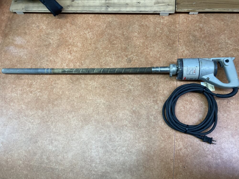 makita マキタ コンクリートバイブレータ VR2806A 中古品