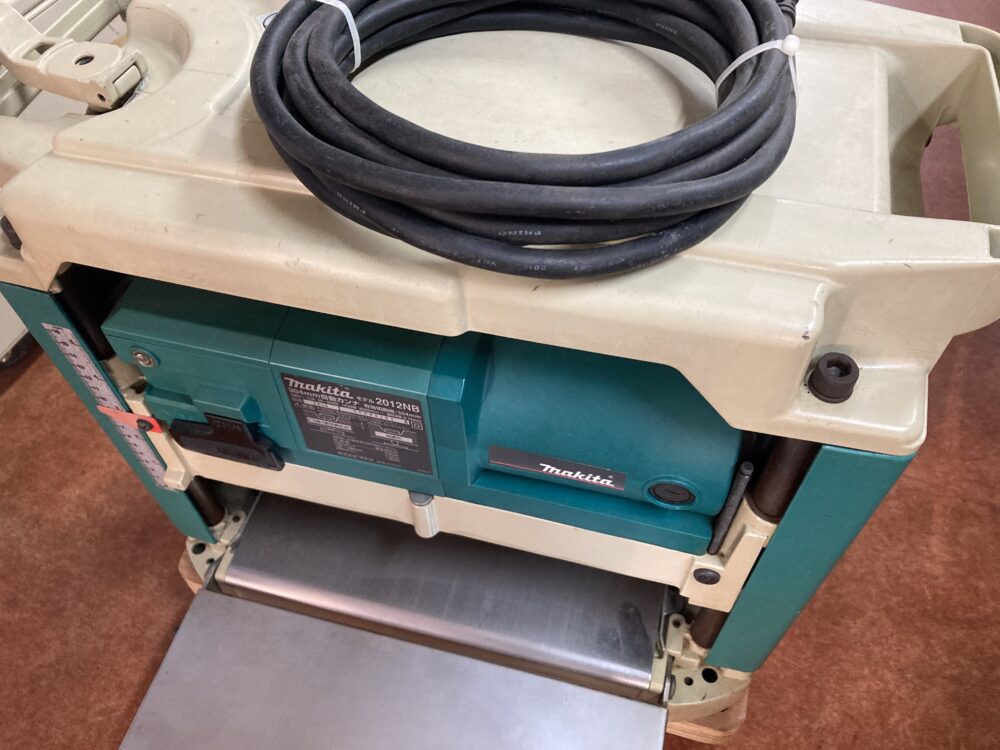 makita マキタ 自動カンナ 2012NB 中古品