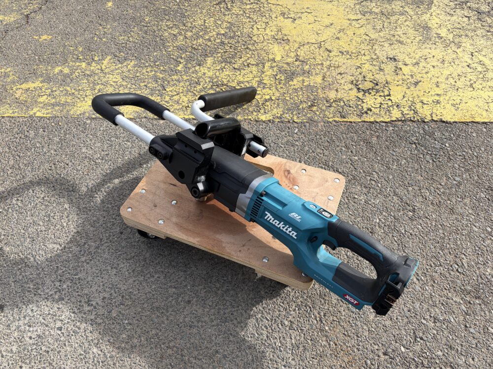 makita マキタ 充電式アースオーガ DG001G 中古品