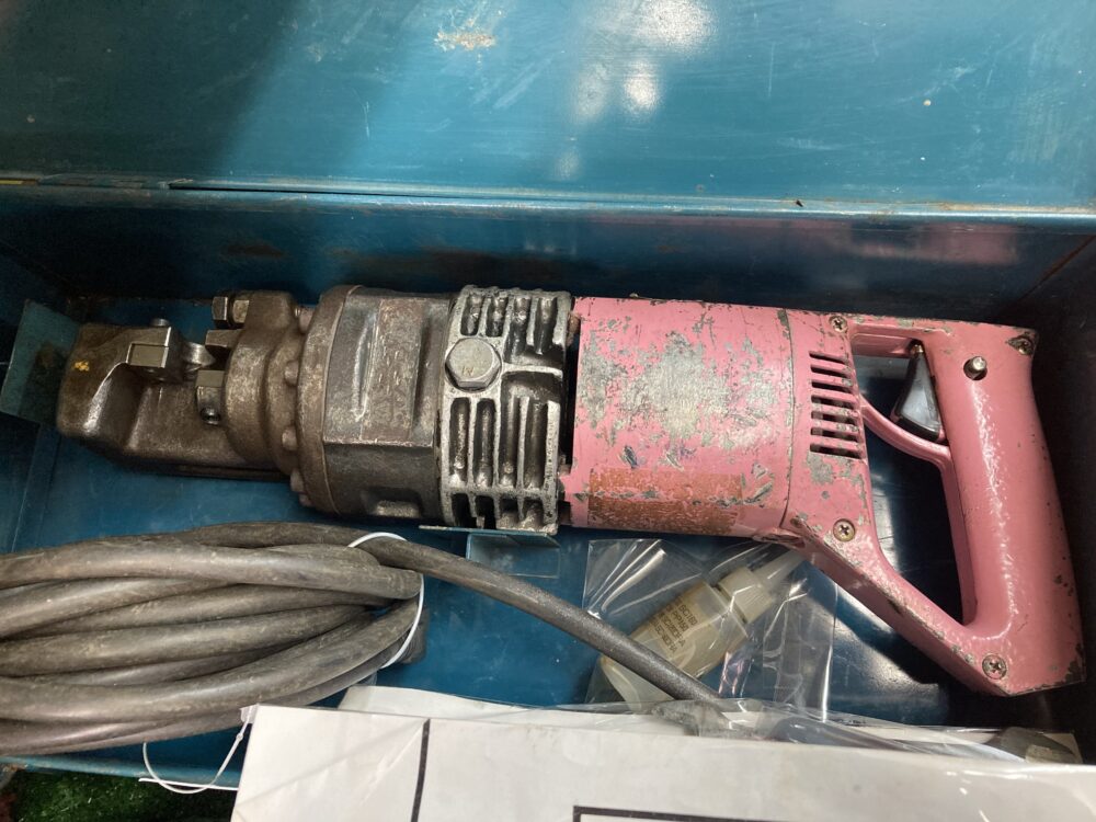 makita マキタ 鉄筋カッター SC130 中古品