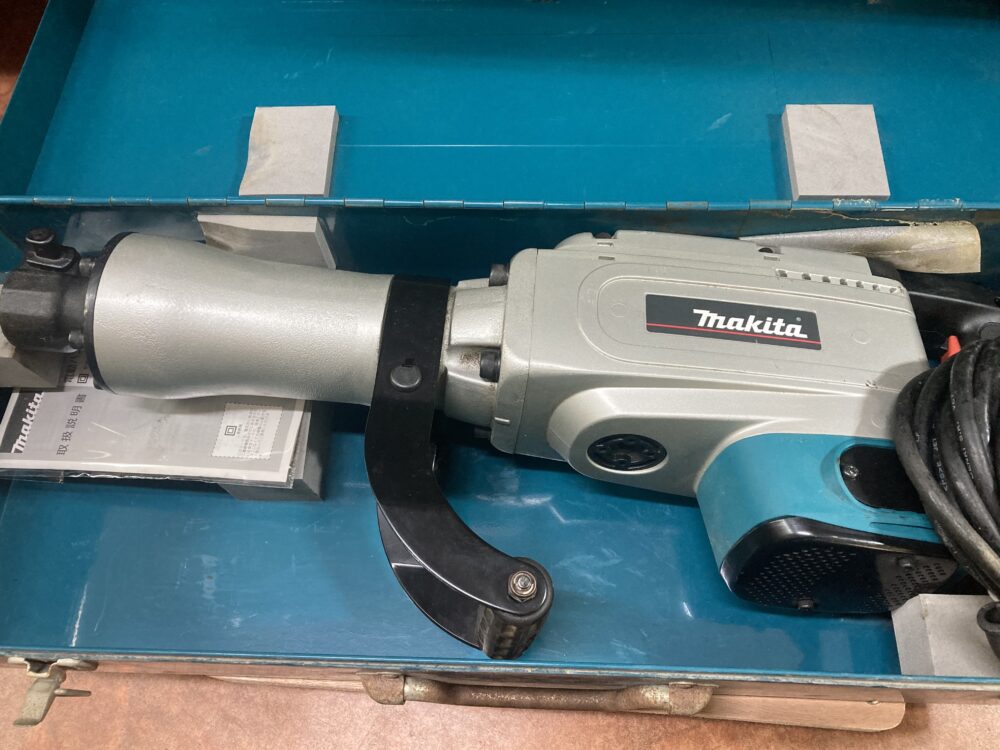 makita マキタ 電動ハンマ HM1304 中古品