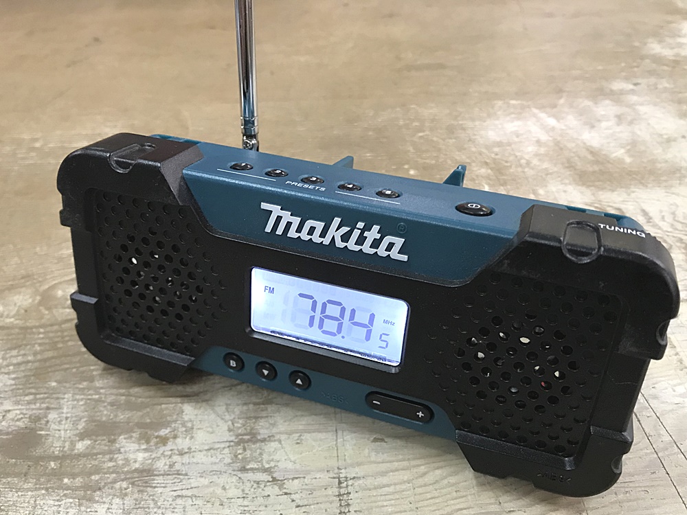 makita マキタ 充電式ラジオ MR051