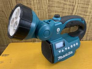makita マキタ 充電式充電式ライト付ラジオ MR050