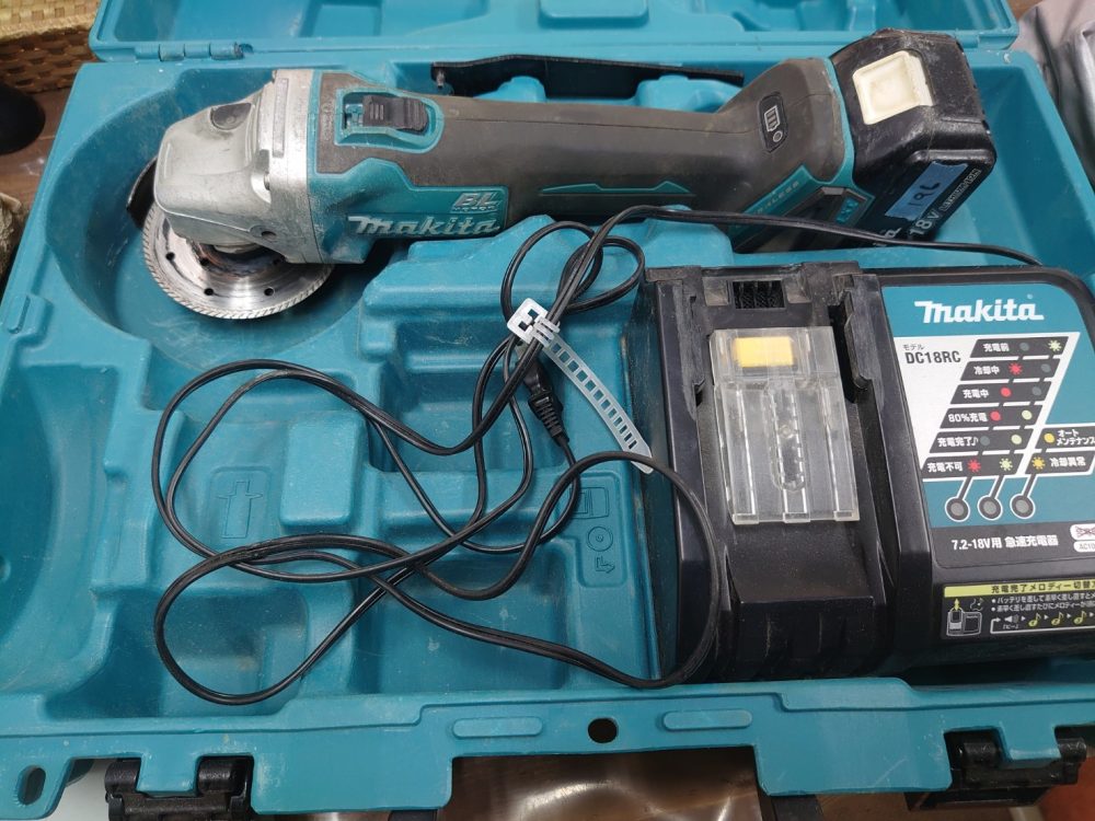 豊橋新栄店】マキタ makita 充電式ディスクグラインダー GA404DRGN