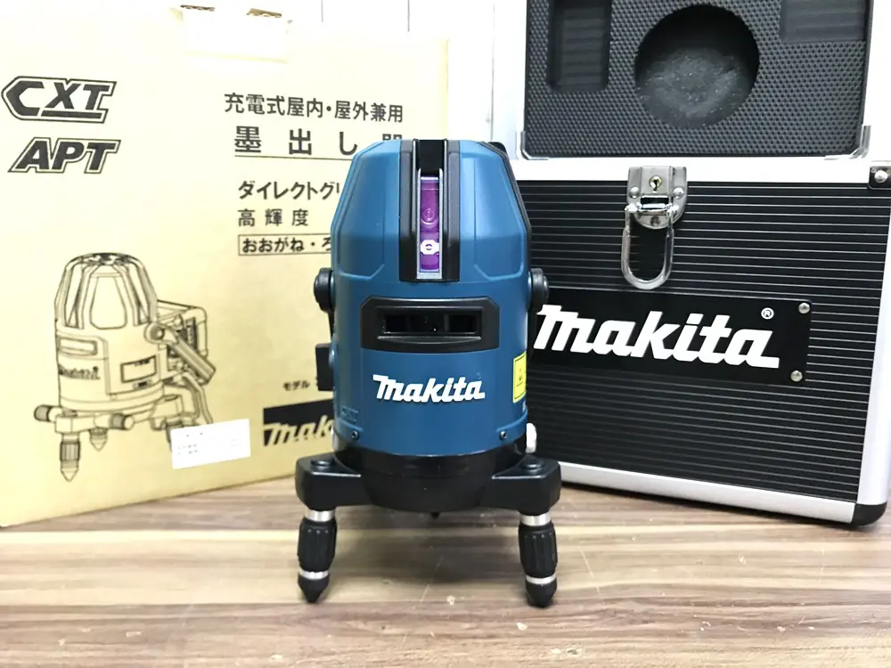 マキタ(Makita) 充電式屋内・屋外兼用墨出し器 SK20GD - 工具/メンテナンス