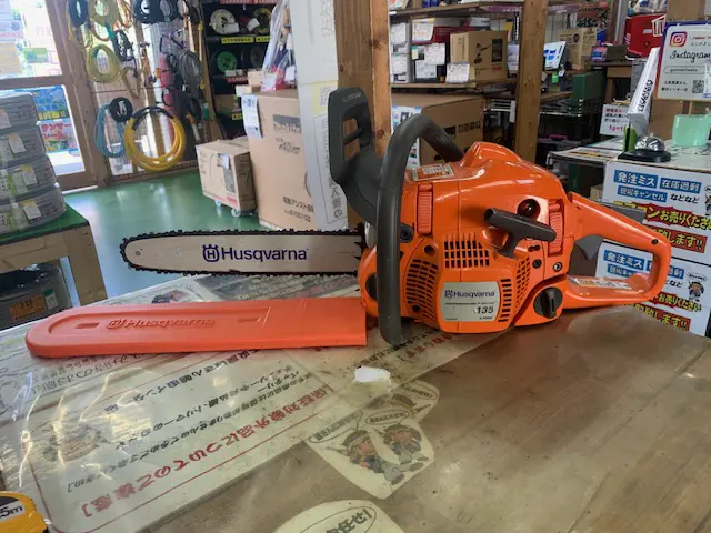 磐田インター店】Husqvarna ハスクバーナ エンジンチェンソー 135 中古品を現金買取させていただきました！☆ 袋井市 掛川市 御前崎市  裾野市 静岡市 高価買取 査定無料 ☆ | 静岡県浜松市 新品工具・中古工具買取のことなら工具屋源さん