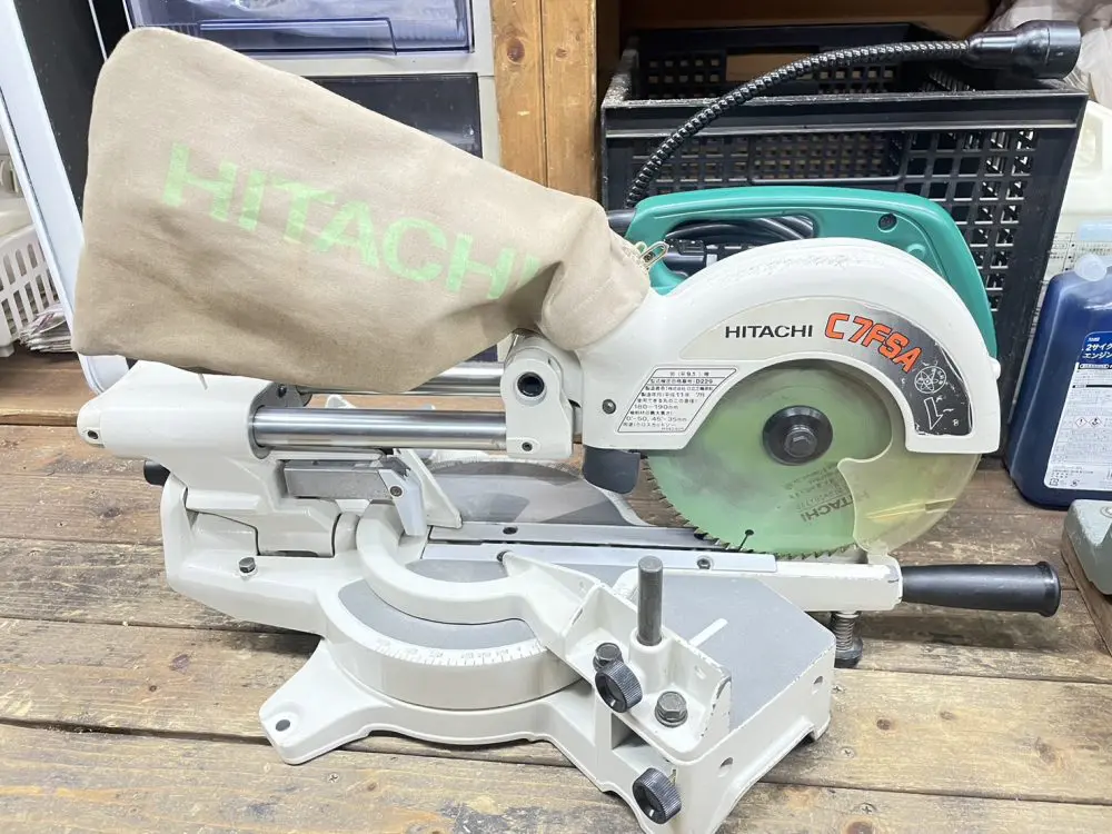 浜松入野店】HITACHI 日立工機 ヒタチ 190mm 卓上スライド丸のこ C7FSA 電動工具  中古品をお買取させて頂きました！☆お片付けで出てきた工具・農具 ご不要品 是非お持ちください！ | 静岡県浜松市  新品工具・中古工具買取のことなら工具屋源さん