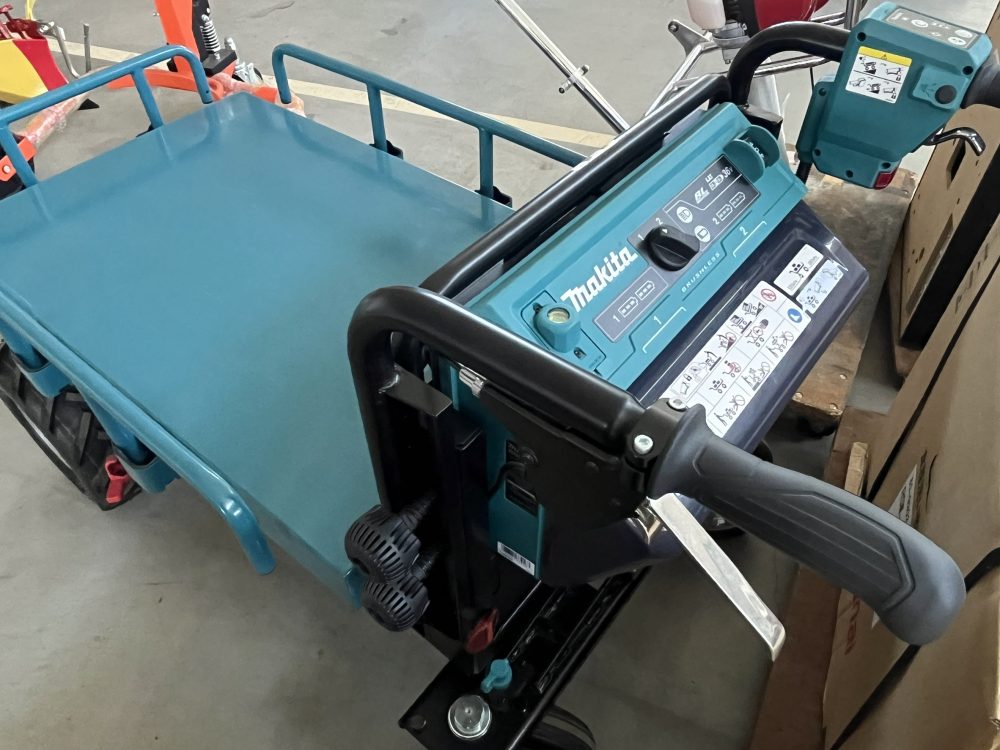 makita マキタ 充電式運搬車 電動昇降 CU601DZ