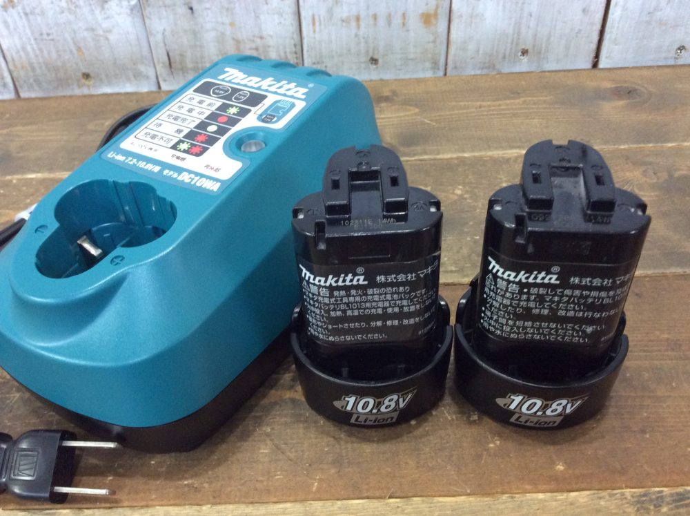 2024-09-12 makita マキタ 差込式純正リチウムイオンバッテリー(10.8V1.3Ah) 充電器 7.2V10.8V専用BL1013DC10WA