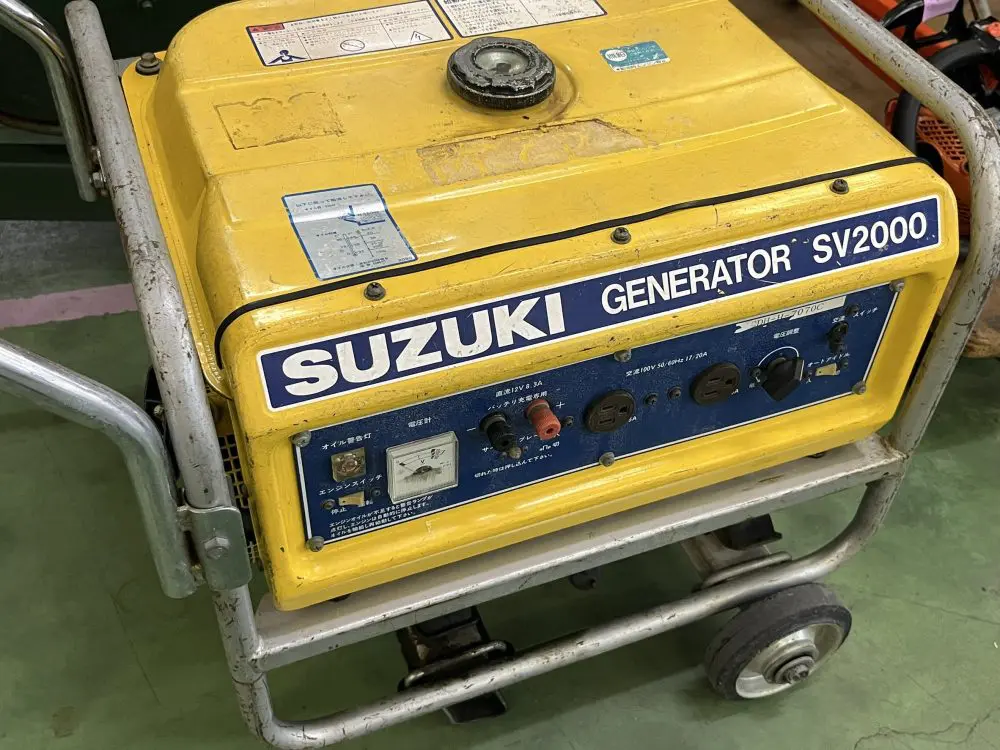 出張買取】SUZUKI スズキ エンジン発電機 SV2000 中古品を出張買取させていただきました！☆愛知県 豊橋市 豊川市 蒲郡市 田原市 新城市  出張買取 出張査定☆ SUZUKI スズキ エンジン発電機の出張買取強化中！ | 静岡県浜松市 新品工具・中古工具買取のことなら工具屋源さん