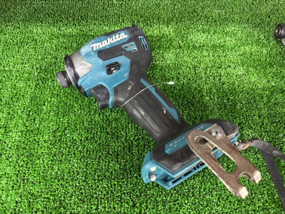 makita マキタ 充電式インパクトドライバ TD173D 中古品